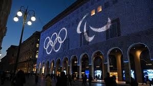 圣地亚哥教士队核心马查多由于手肘酸痛，在 2025 赛季末转为 DH 出赛