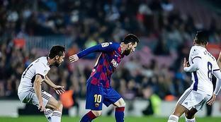 内外赛场上 内外赛场上